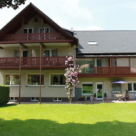 Hotel Haus Waldblick 2*